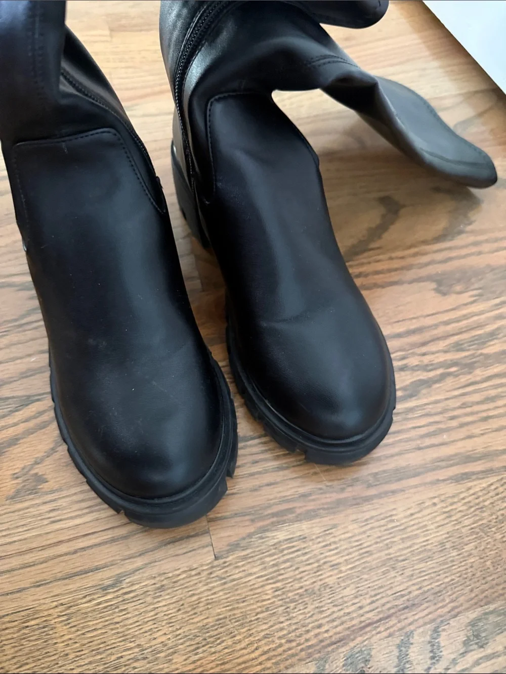 Steve Madden sleek knee
